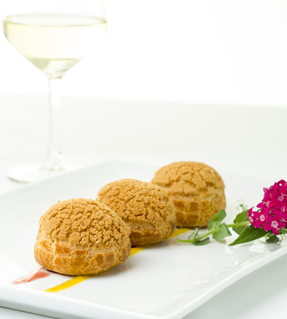 Choux craquelin citron et fleur de sureau